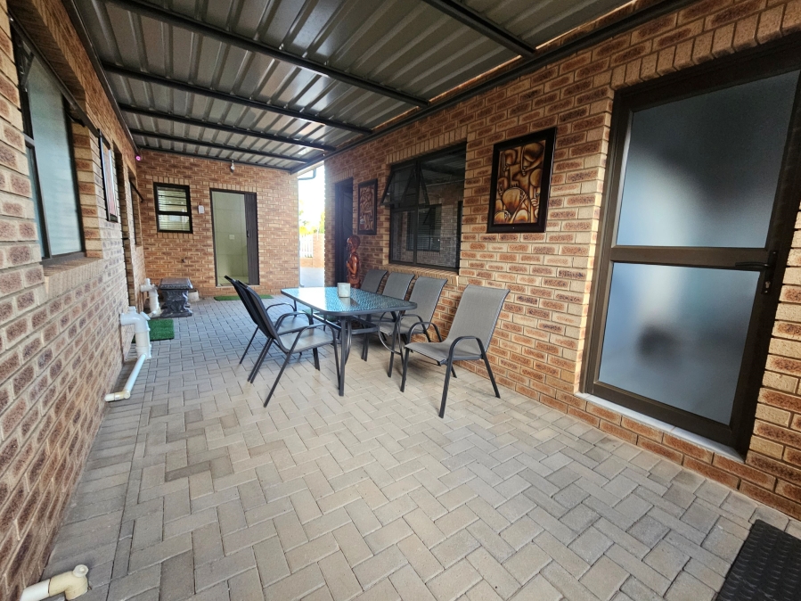 2 Bedroom Property for Sale in Flamwood North West